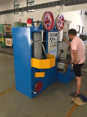 Un buen precio. Velocidad de 500 m/min Envueldo vertical para la línea de extrusión de cables en línea